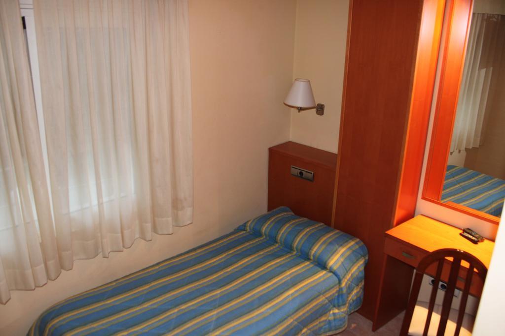 Hotel Del Port Ла-Амеллья-де-Мар Экстерьер фото